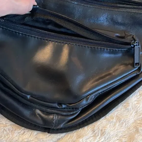 Vintage leather Wilson waist bag - Picture 8 of 12